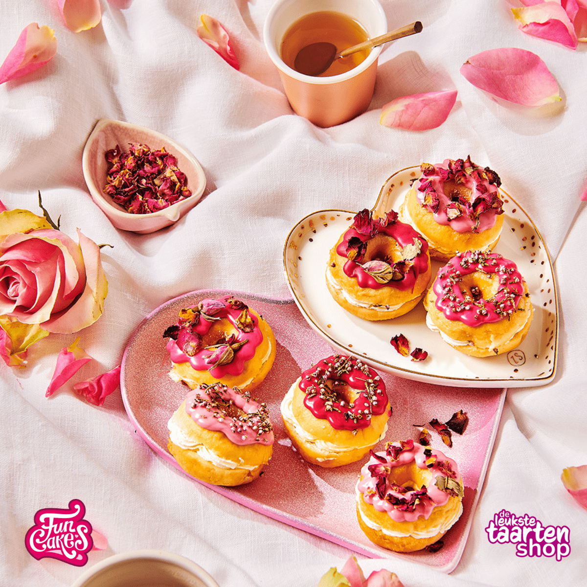 Mini donuts met eetbare bloemen